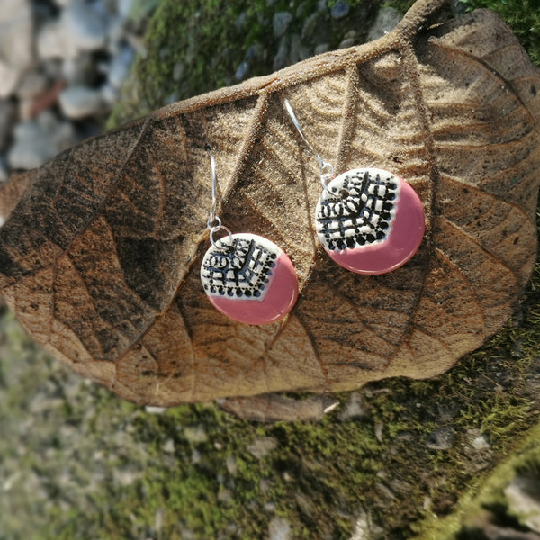 Mulberry geometric pattern ceramic earrings