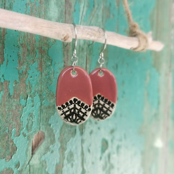 Mulberry geometric pattern oval ceramic earrings