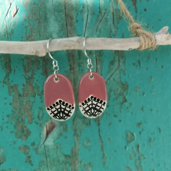 Mulberry geometric pattern oval ceramic earrings