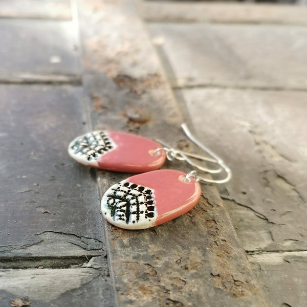 Mulberry geometric pattern oval ceramic earrings