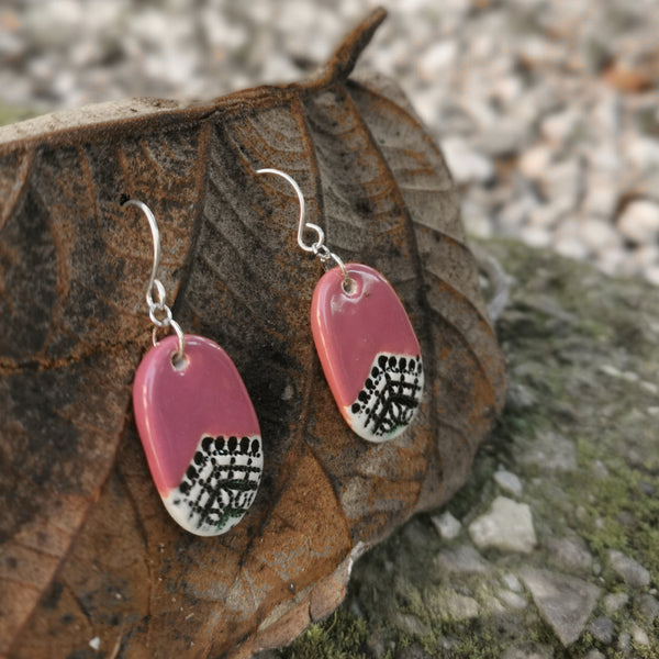 Mulberry geometric pattern oval ceramic earrings