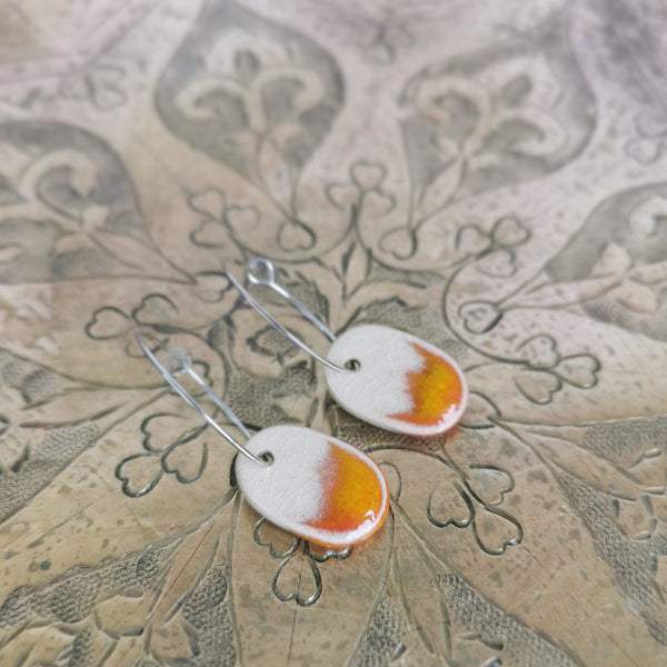 Lava - Cream colour ceramic earring with special cracked surface