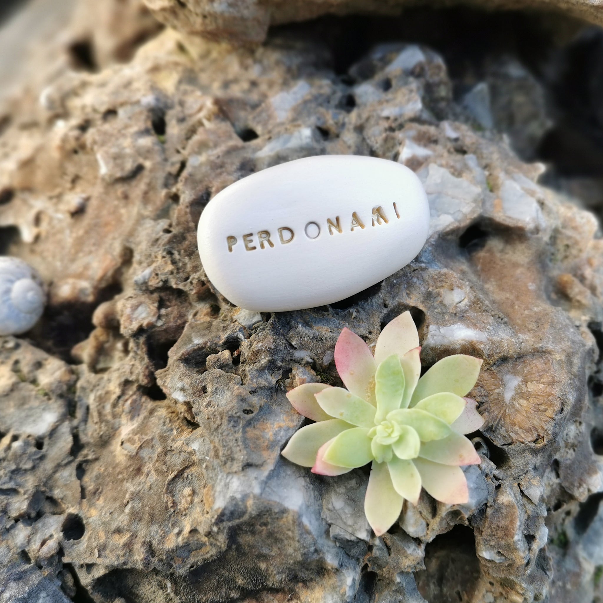 PERDONAMI - Ceramaic magic pebble