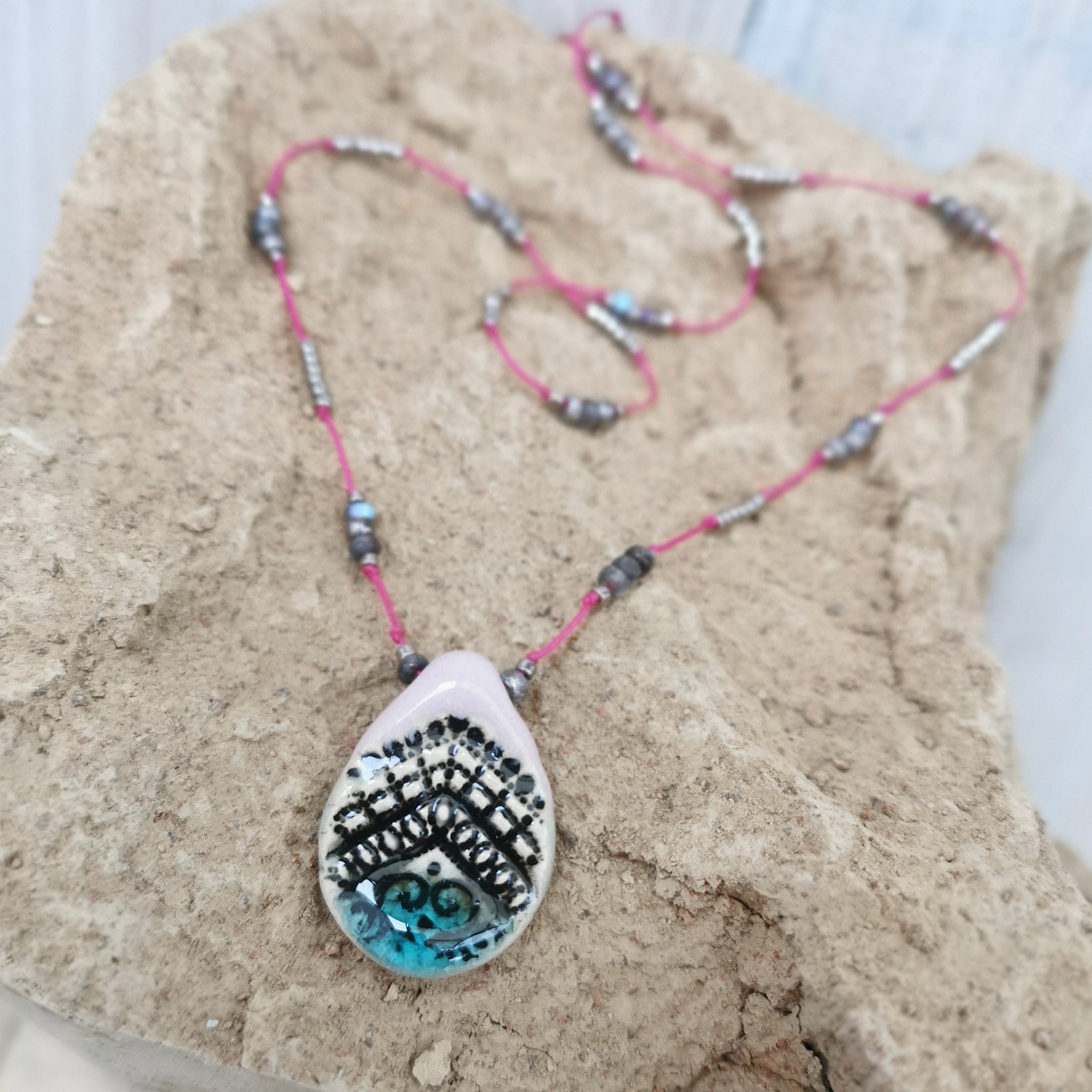 Boho style pressed pattern ceramic necklace stringed on pearls with bracelet