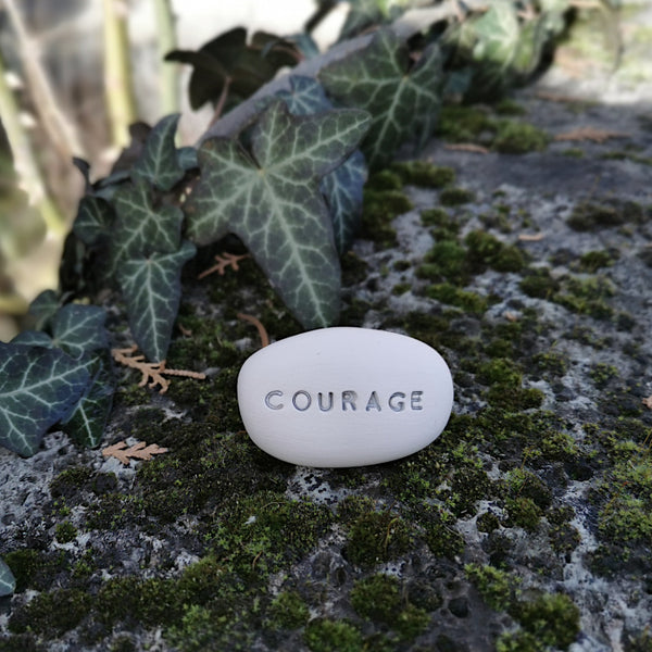 COURAGE - Motiváció feliratos kerámia kavics